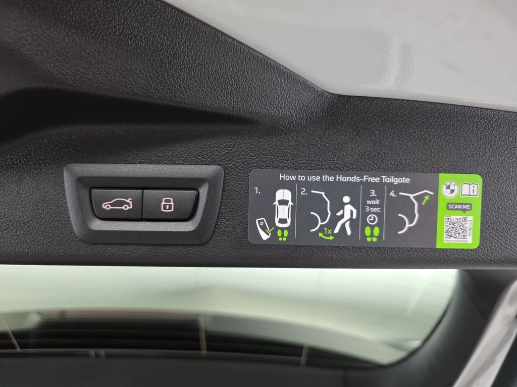 New 2026 Mineral White Metallic BMW xDrive40i image 13