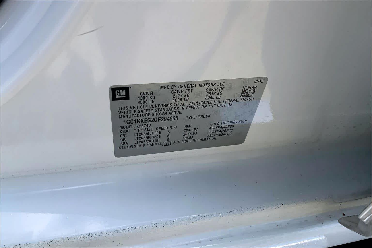 Used 2016 Summit White Chevrolet High Country image 29
