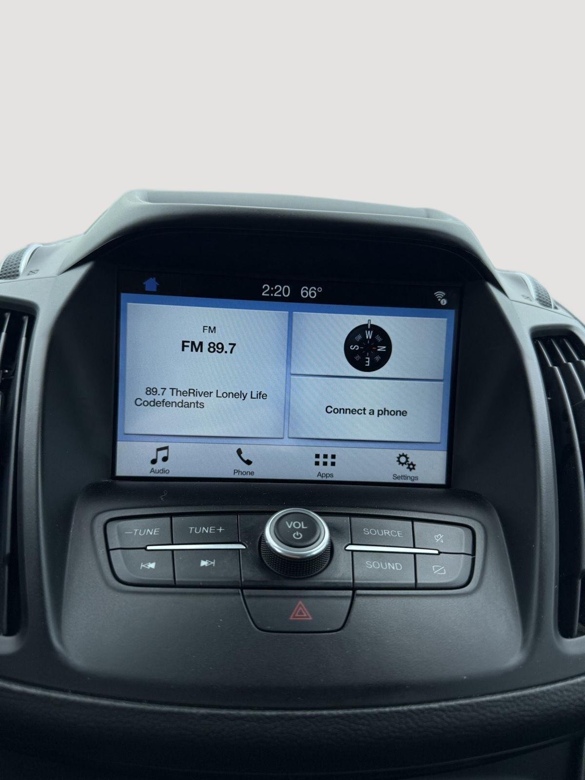 Used 2019 White Platinum Metallic Tri-Coat Ford SEL image 12