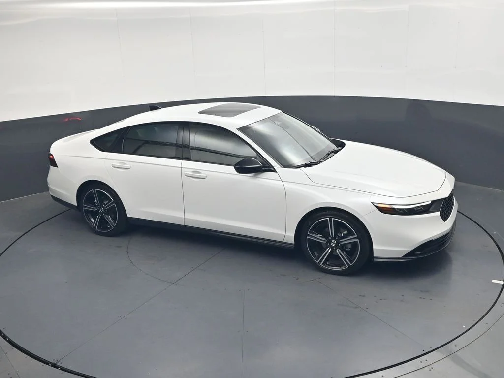 Certified Used 2026 Platinum White Pearl Honda SE image 22