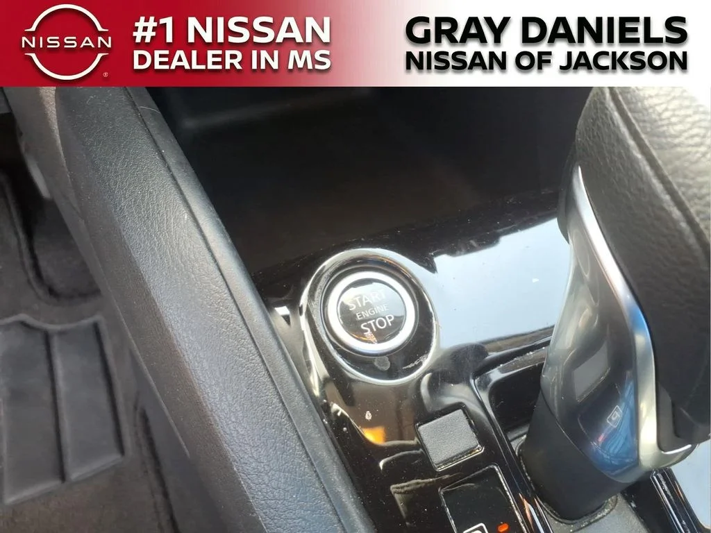 Used 2022 Gray Nissan S image 15