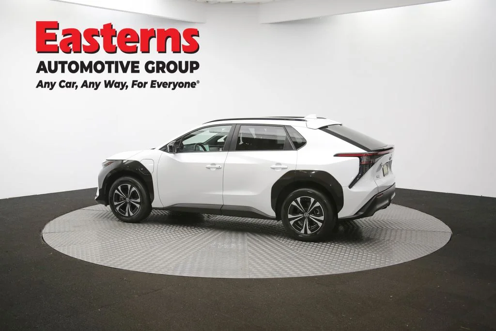 Used 2023 White Toyota XLE image 61