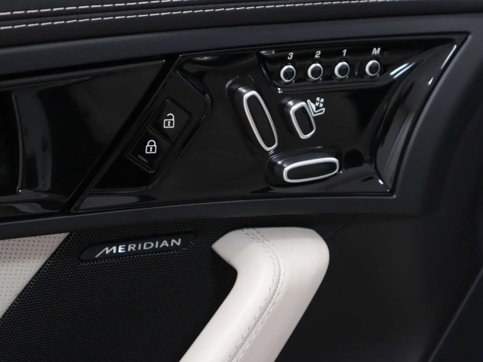 Used 2024 White Jaguar 75 image 24