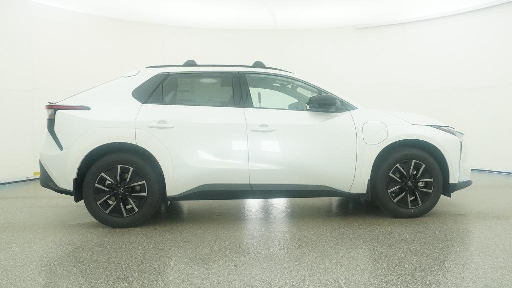 New 2026 Wind Chill Pearl Toyota XLE image 27