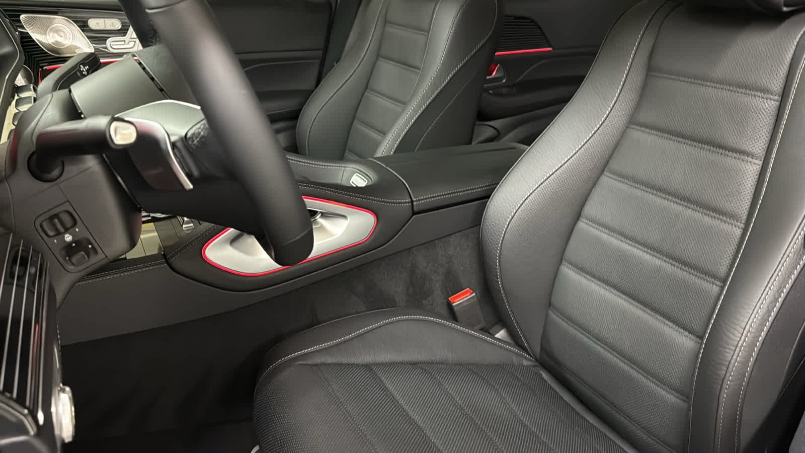 New 2026 MANUFAKTUR Alpine Grey Mercedes-Benz GLE 580 image 28