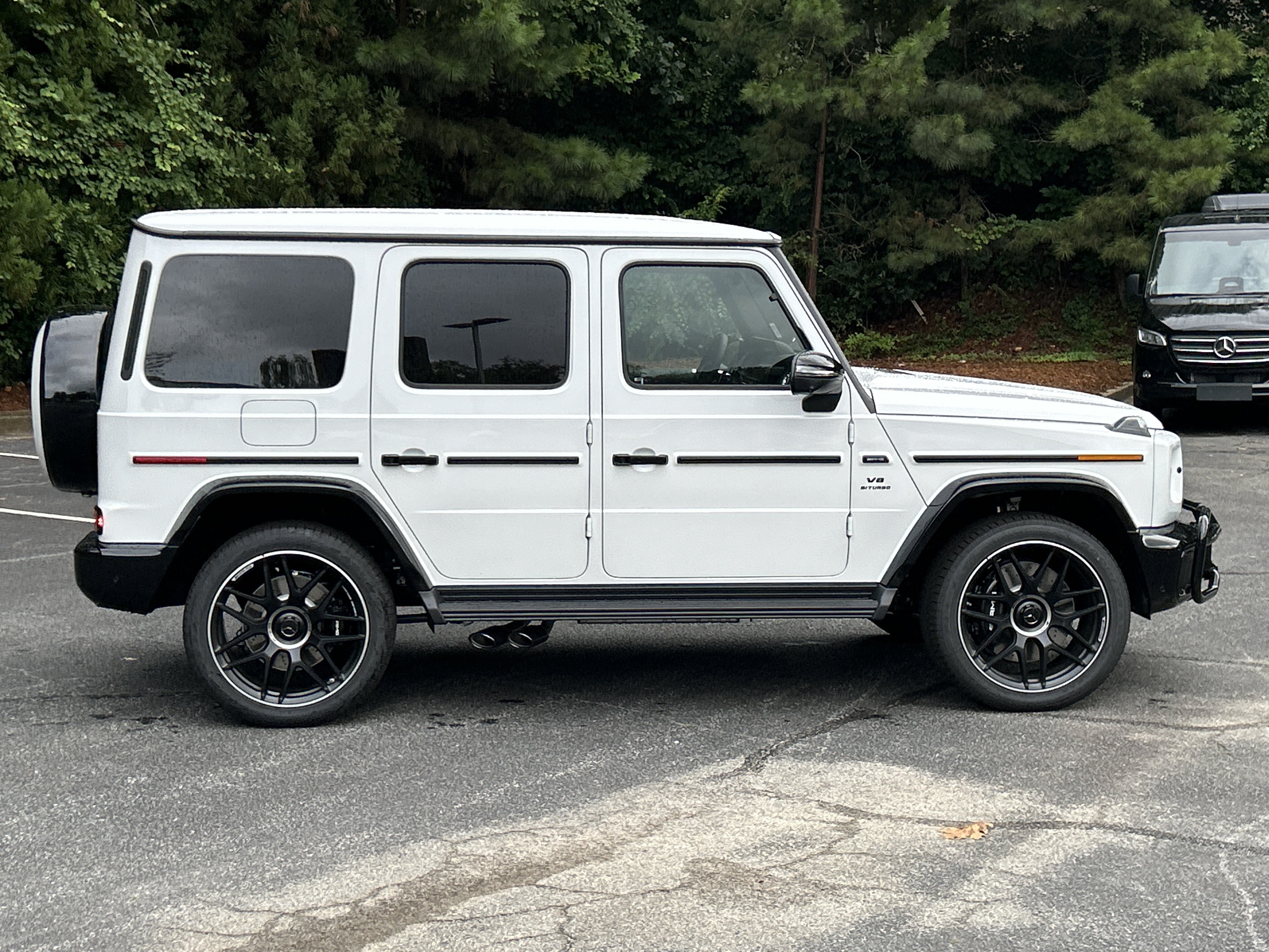 New 2027 MANUFAKTUR Moonlight White Metallic Mercedes-Benz AMG® G 63 SUV image 5