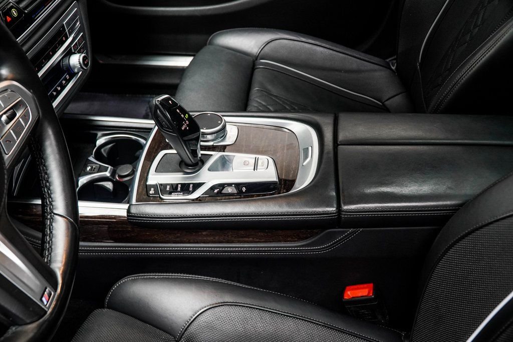 Used 2021 White BMW 740i xDrive image 17