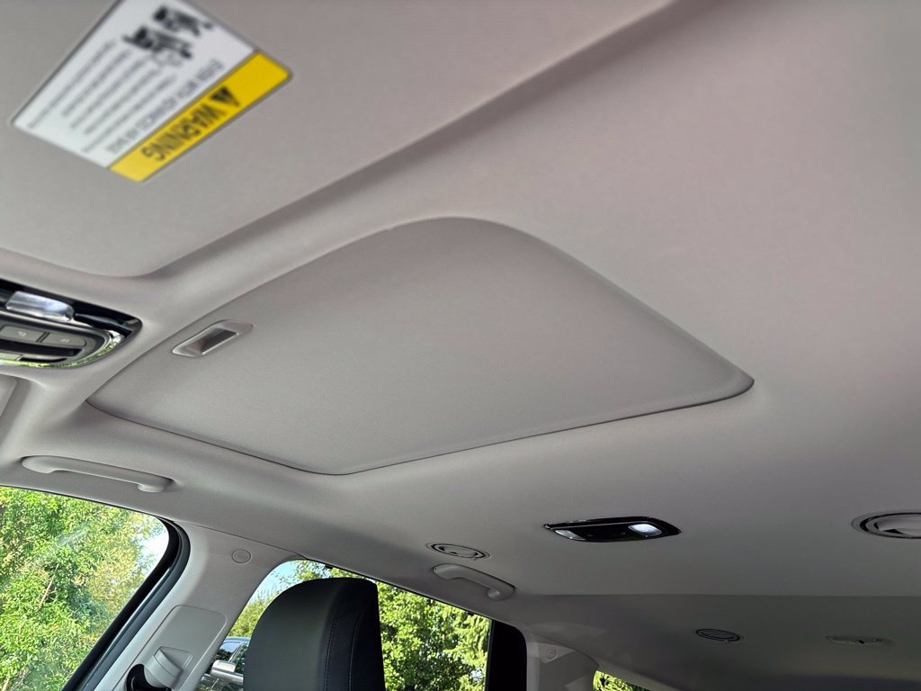 Certified Used 2022 White Hyundai SEL image 18