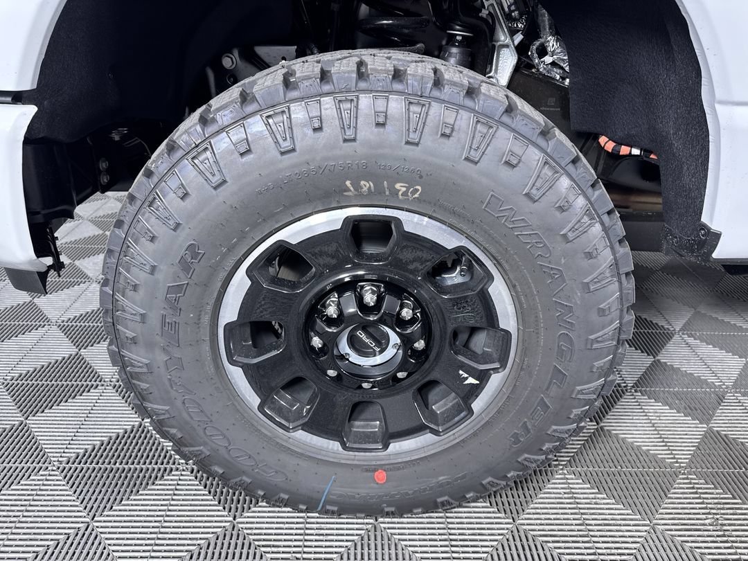 New 2026 Avalanche Ford Lariat image 28