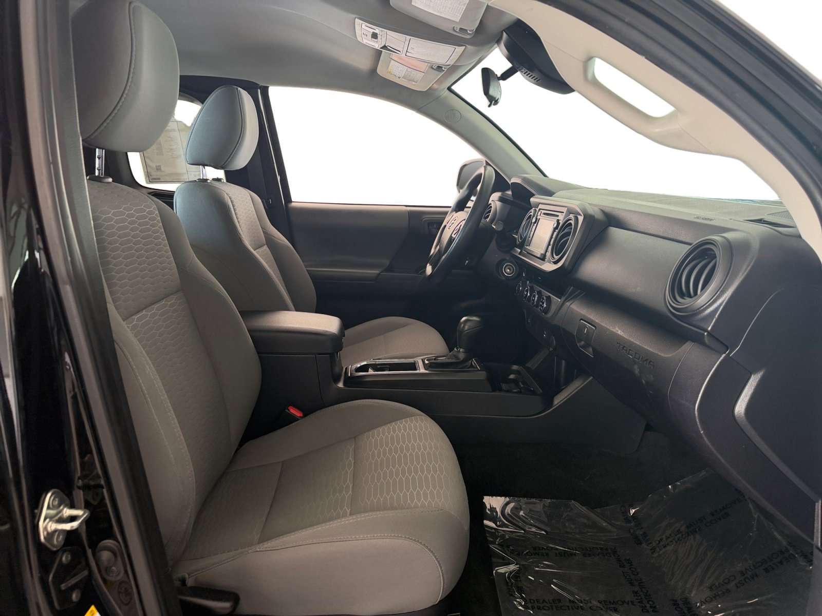 Used 2018 Midnight Black Metallic Toyota SR image 26