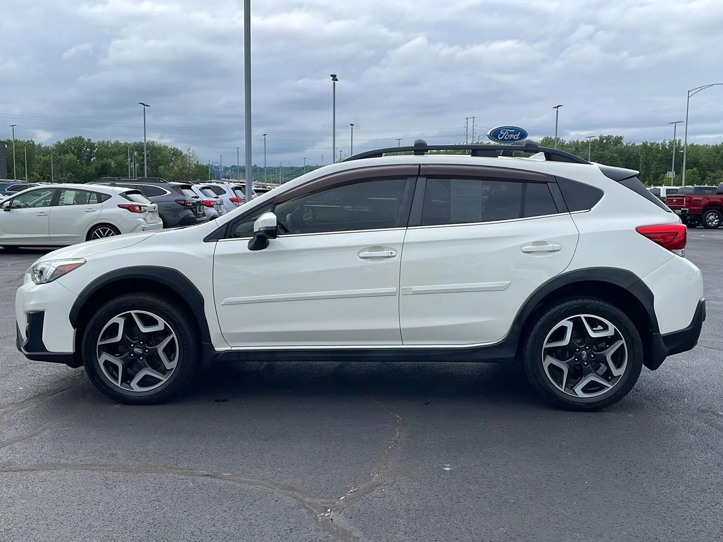 Used 2020 Crystal White Pearl Subaru Limited image 2