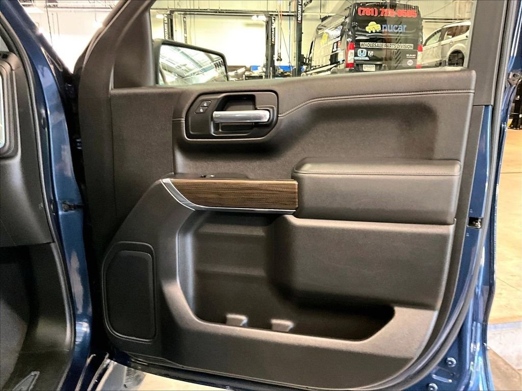 Used 2019 Blue Chevrolet RST image 12