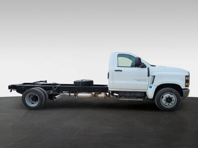Used 2024 White Chevrolet 108 CA 189WB image 4