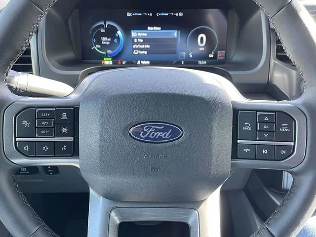 2025 Ford F-150 Lightning Flash - Photo 27