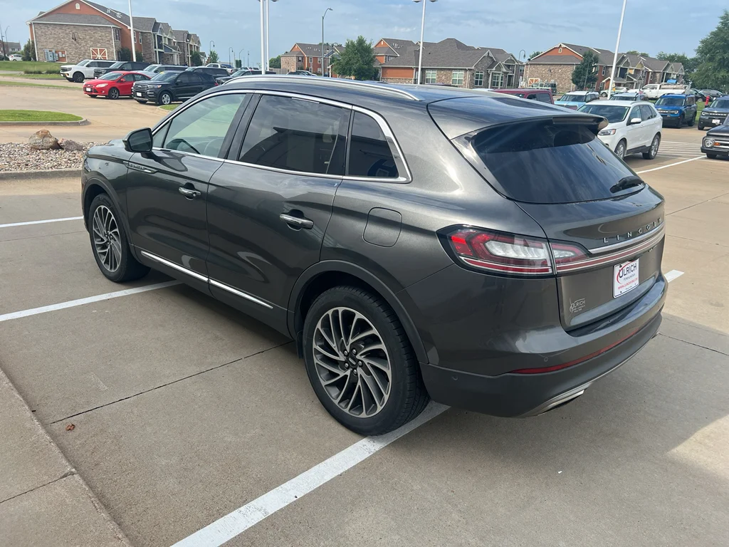 Used 2019 Magnetic Gray Metallic Lincoln Reserve image 6