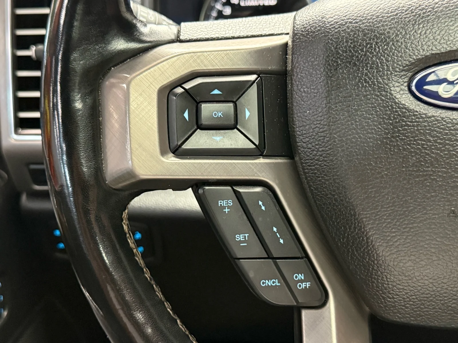 Used 2018 White Platinum Metallic Tri-Coat (ug) Ford Limited image 12