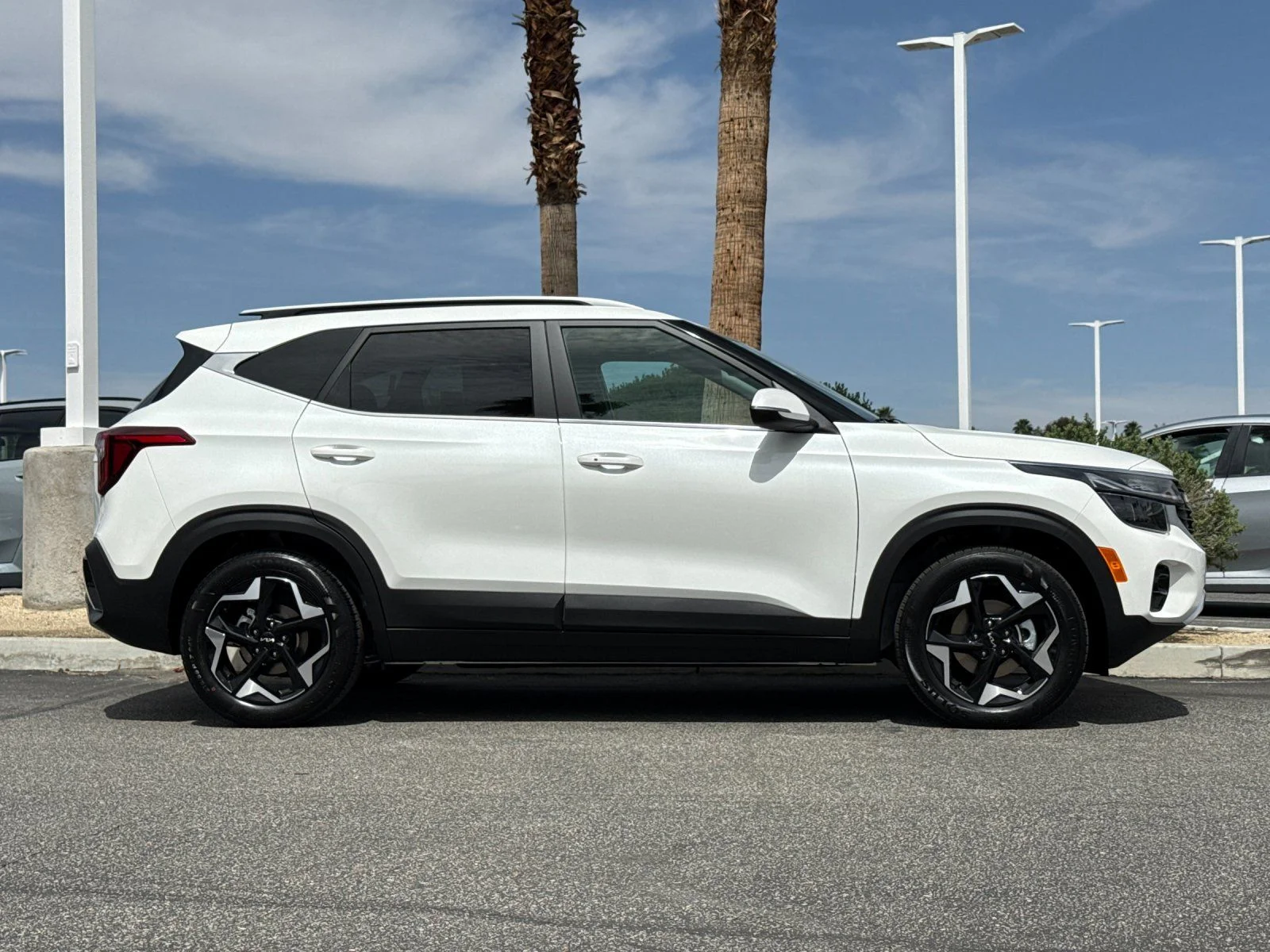 New 2026 White Kia EX image 2