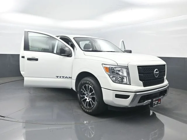 Used 2022 White Nissan SV image 42