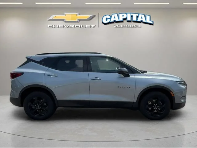 Used 2023 Sterling Gray Metallic Chevrolet 2LT image 6