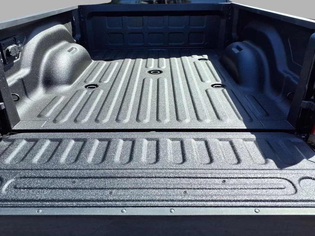 New 2026 Diamond Black Crystal Pearl-Coat Exterior Paint RAM Laramie image 24