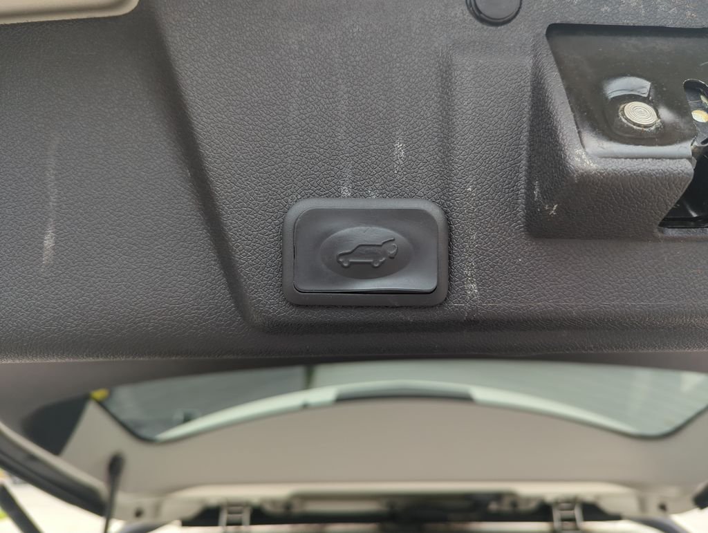 Used 2016 Gold Chevrolet LTZ image 32