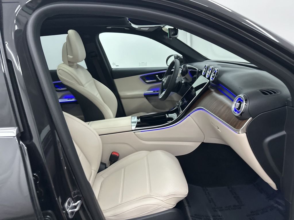 Used 2026 Gray Mercedes-Benz GLC 300 image 28