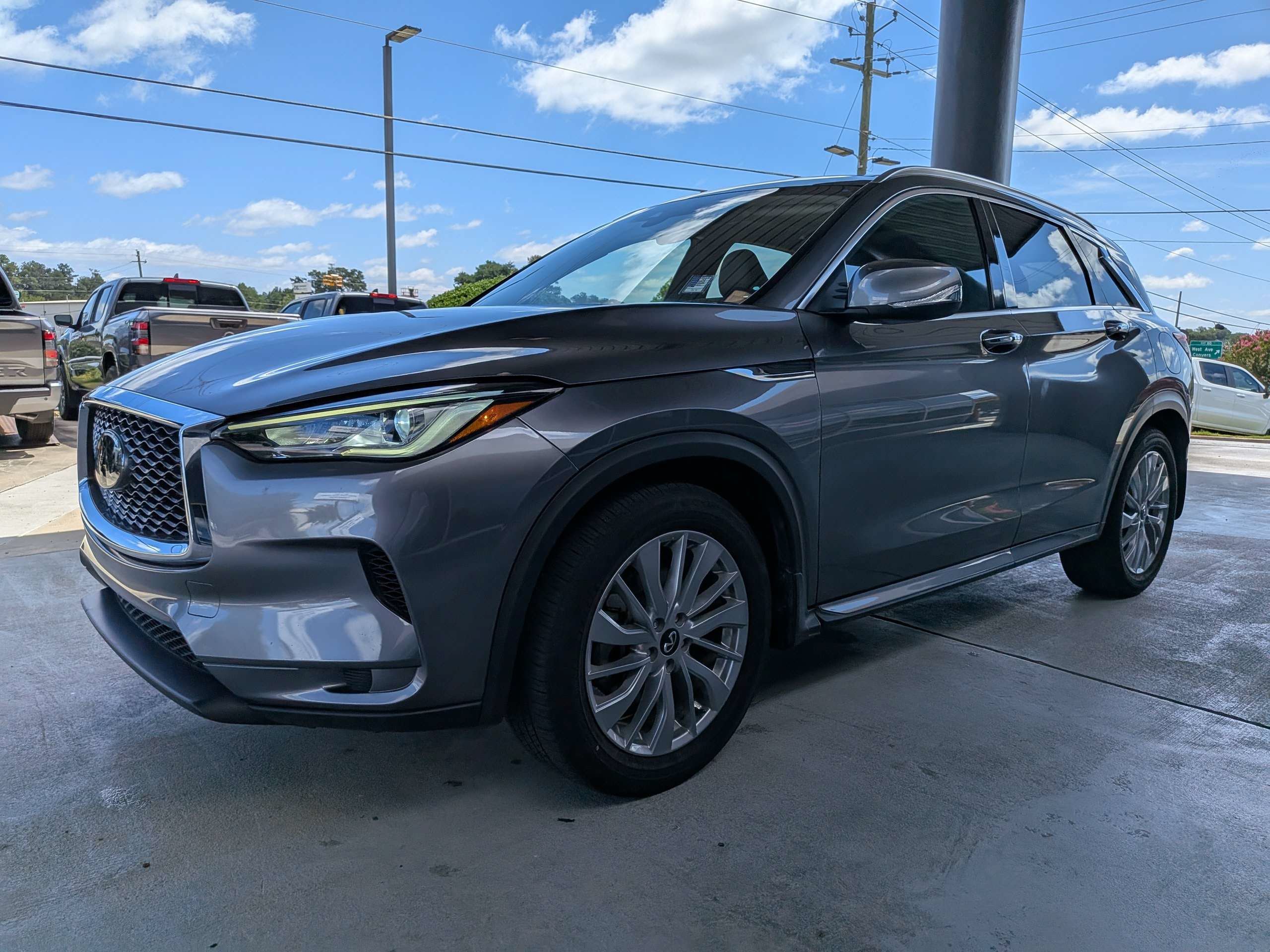 Used 2023 Gray INFINITI LUXE image 6