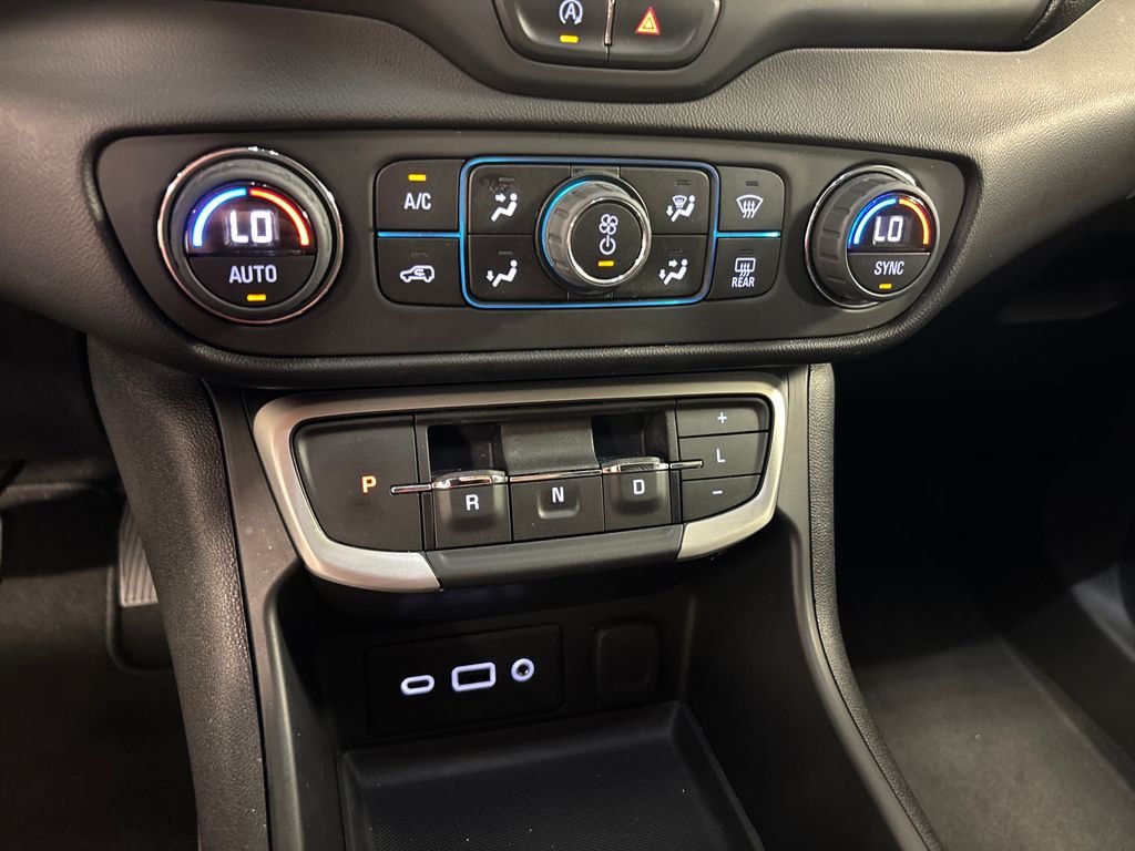 Used 2023 Silver GMC SLE image 40