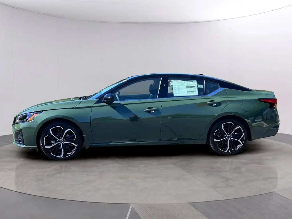 New 2026 Tactical Grn/Super Black Nissan 2.5 SR image 6