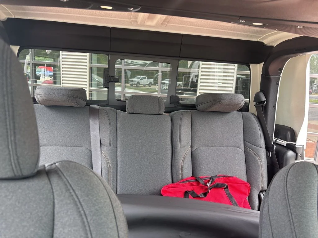 2025 Jeep Gladiator Nighthawk - Photo 12