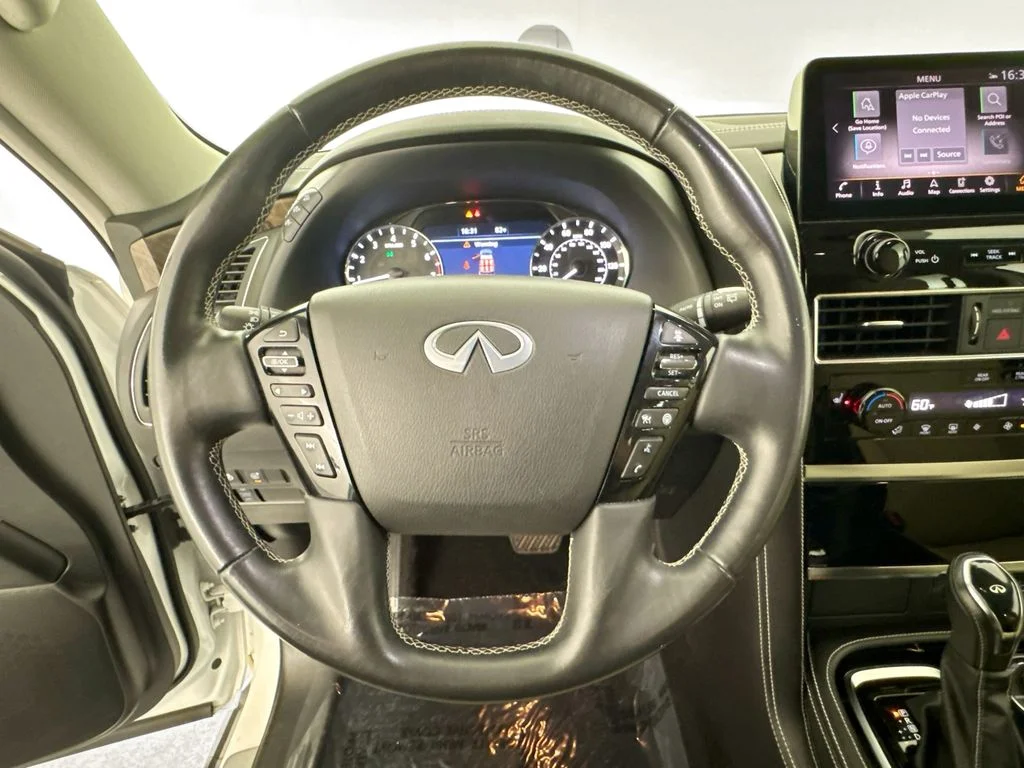 Used 2024 White INFINITI Premium Select image 11