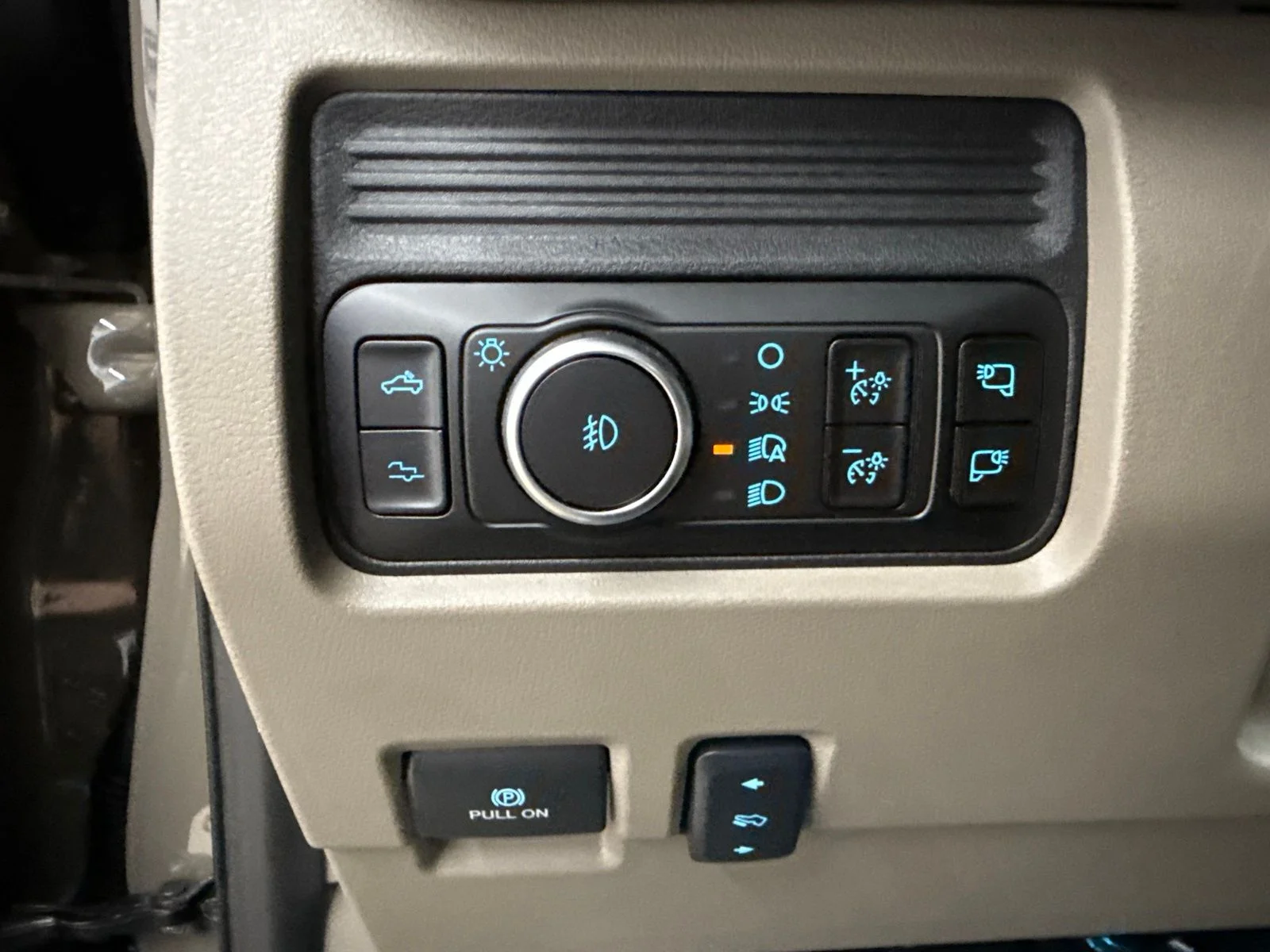 New 2026 Gray Ford Platinum image 15