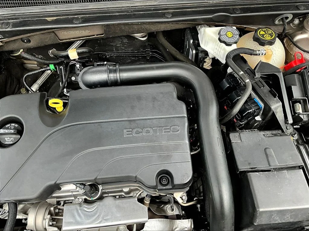 Used 2023 Gray Chevrolet LT image 32