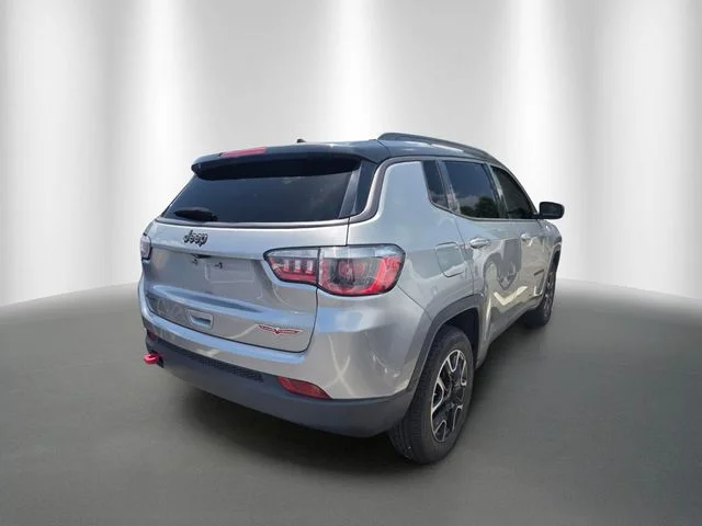 Used 2020 Billet Silver Metallic Jeep Trailhawk image 4