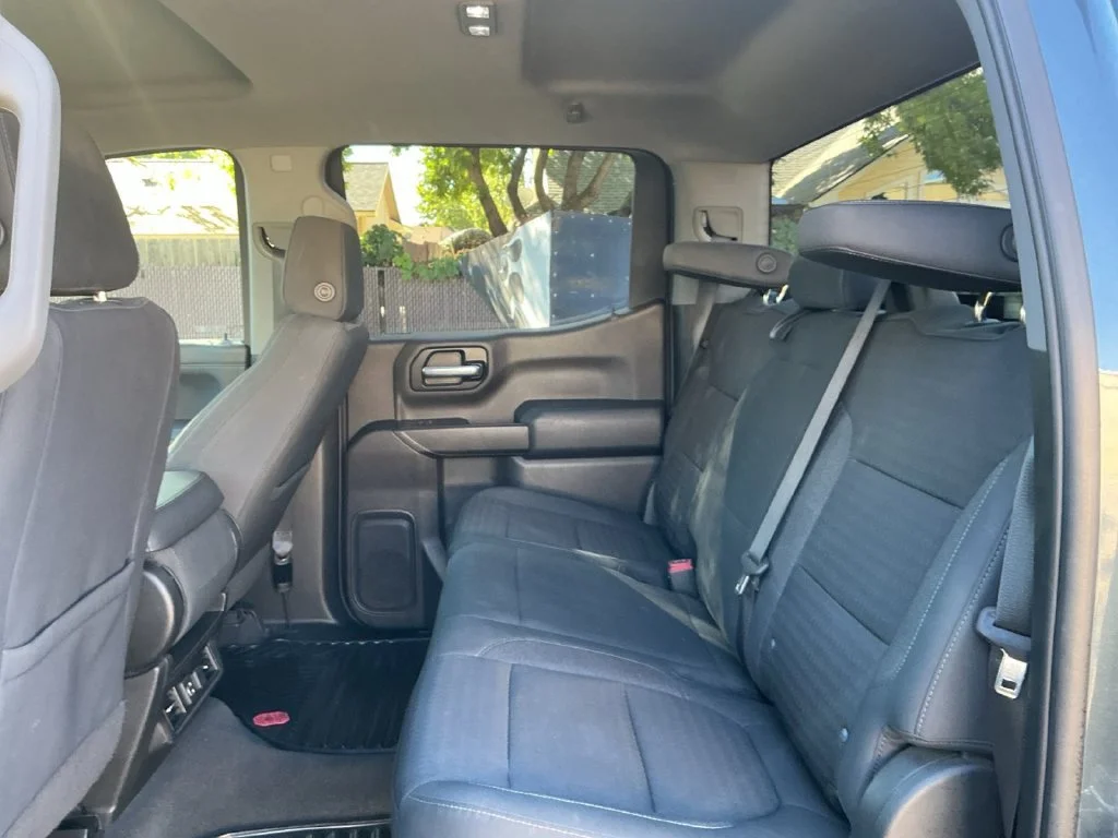 Used 2020 SHADOW GRAY METALLIC Chevrolet LT image 21