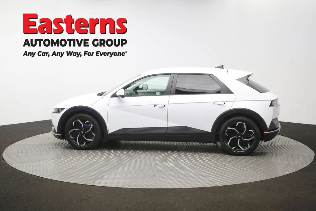 Used 2024 White Hyundai SEL image 58