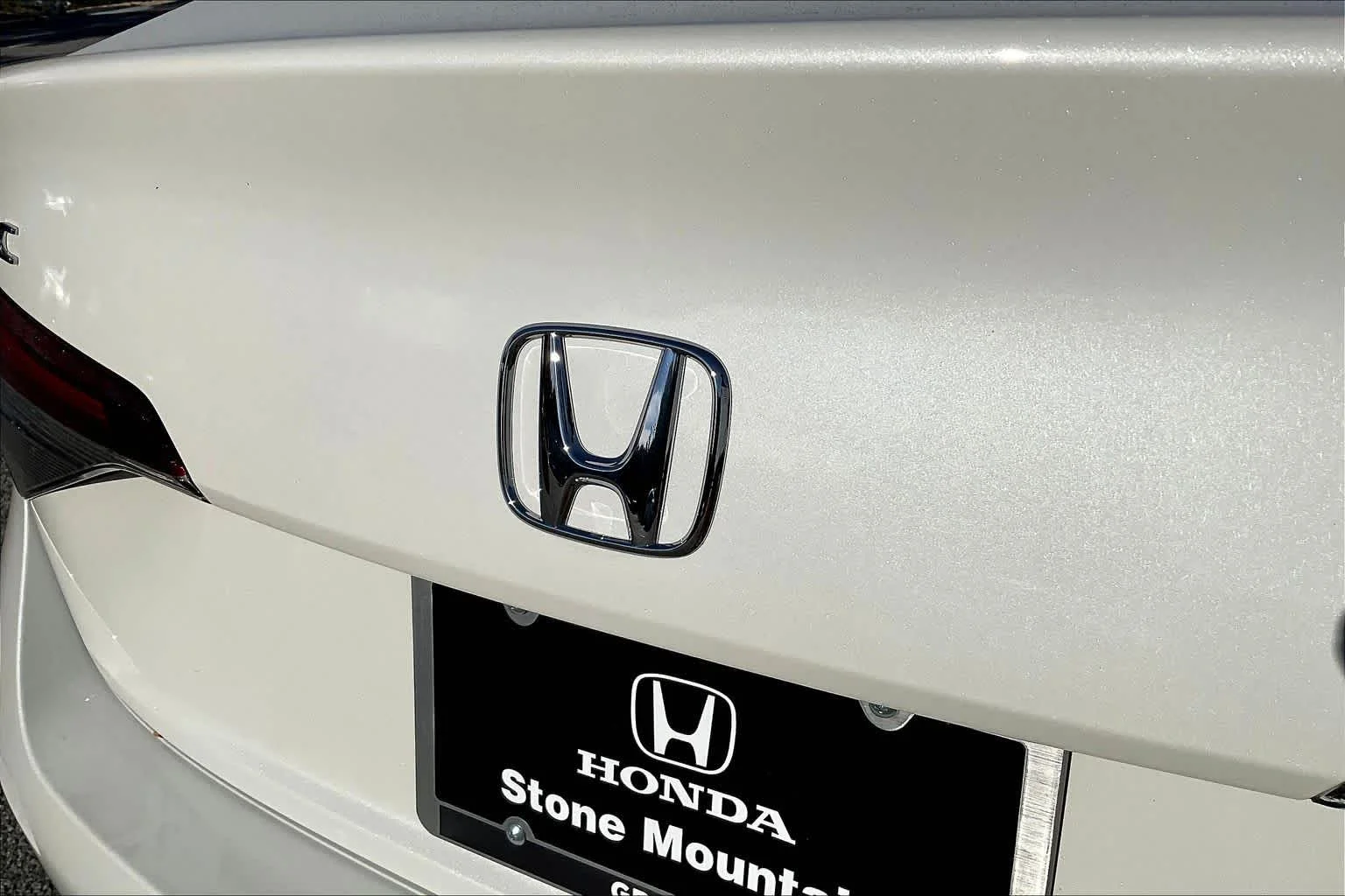New 2026 Platinum White Pearl Honda LX image 15