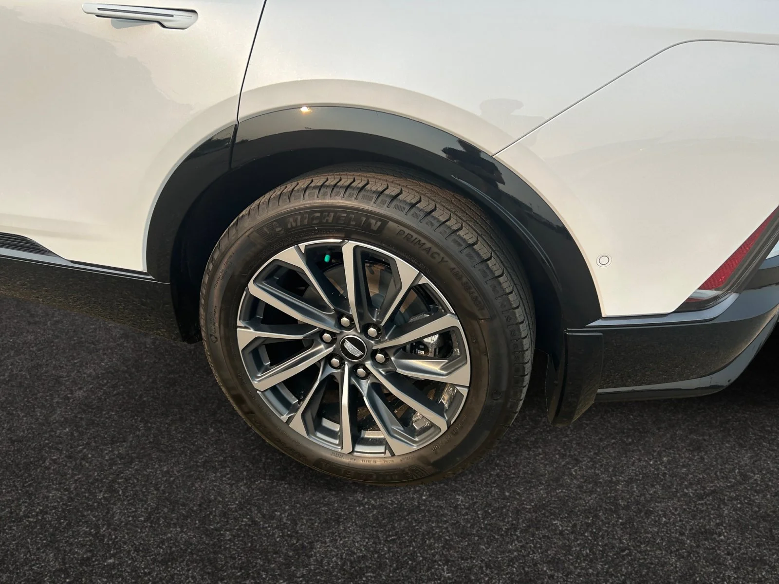 New 2026 Vibrant White Tricoat Cadillac Sport image 9