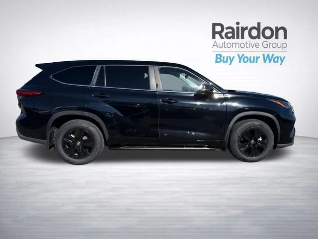 Used 2023 Midnight Black Metallic Toyota L image 8