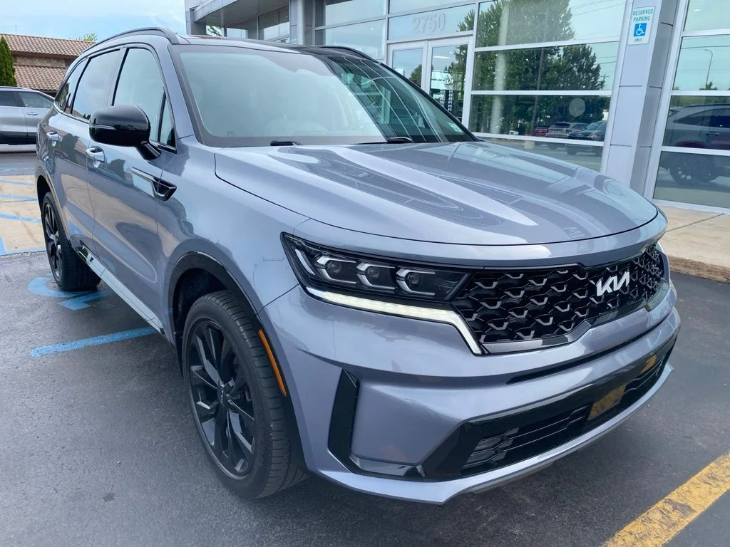 Used 2023 Silver Kia SX image 4