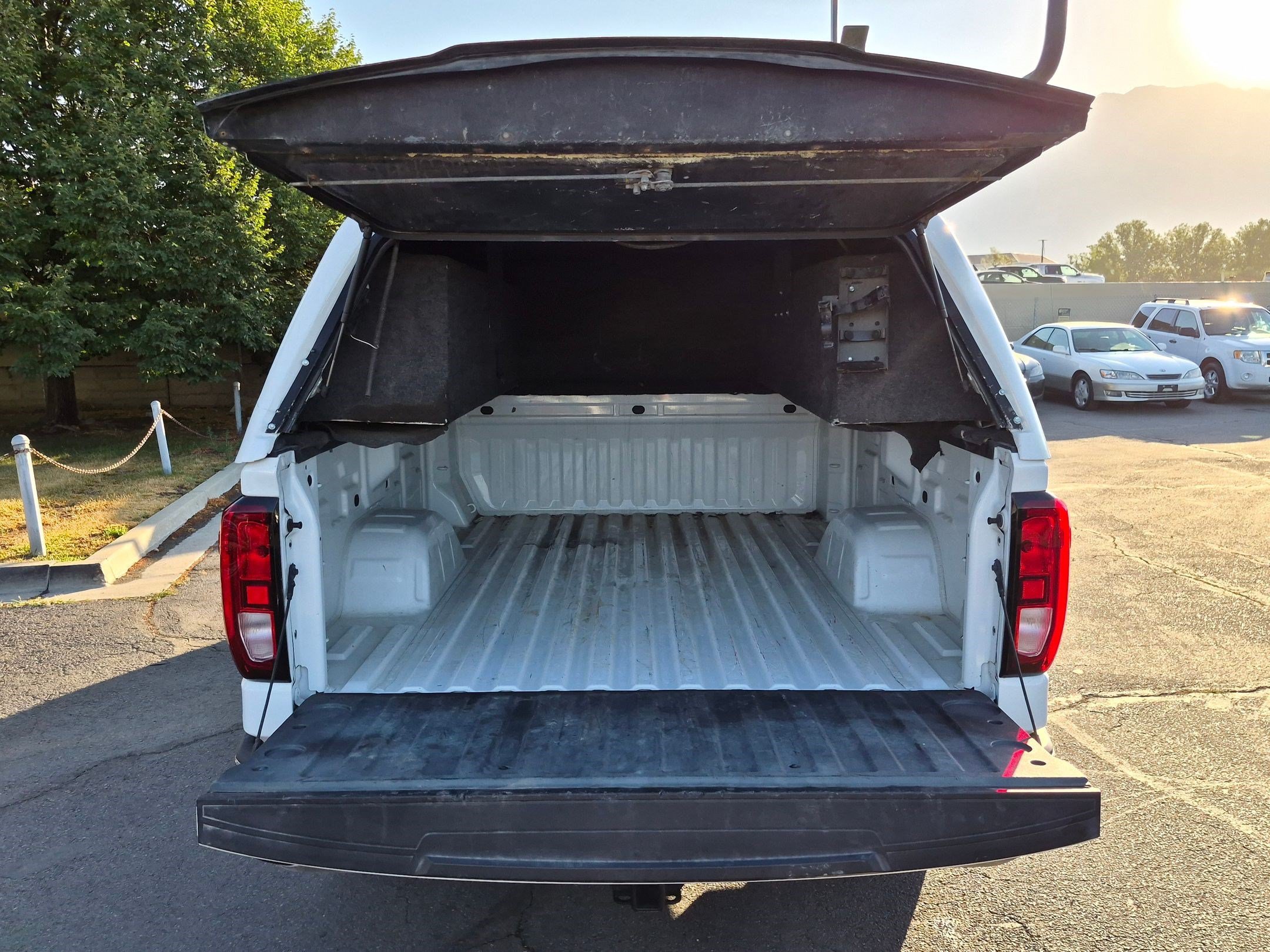 Used 2022 Summit White GMC Pro image 25