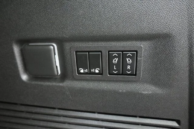 Used 2023 White GMC Denali Ultimate image 15