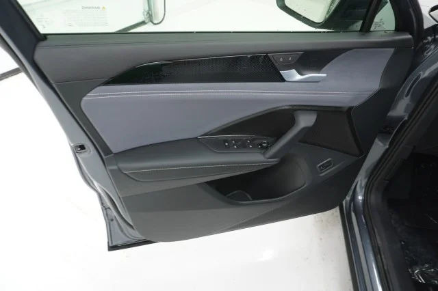 New 2026 Platinum Gray Metallic Volkswagen 2.0T SE image 15