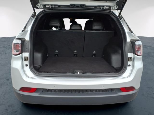 Used 2025 Silver Jeep Limited image 11
