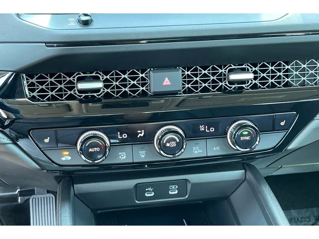 Used 2025 Canyon River Blue Metallic Honda EX-L image 27