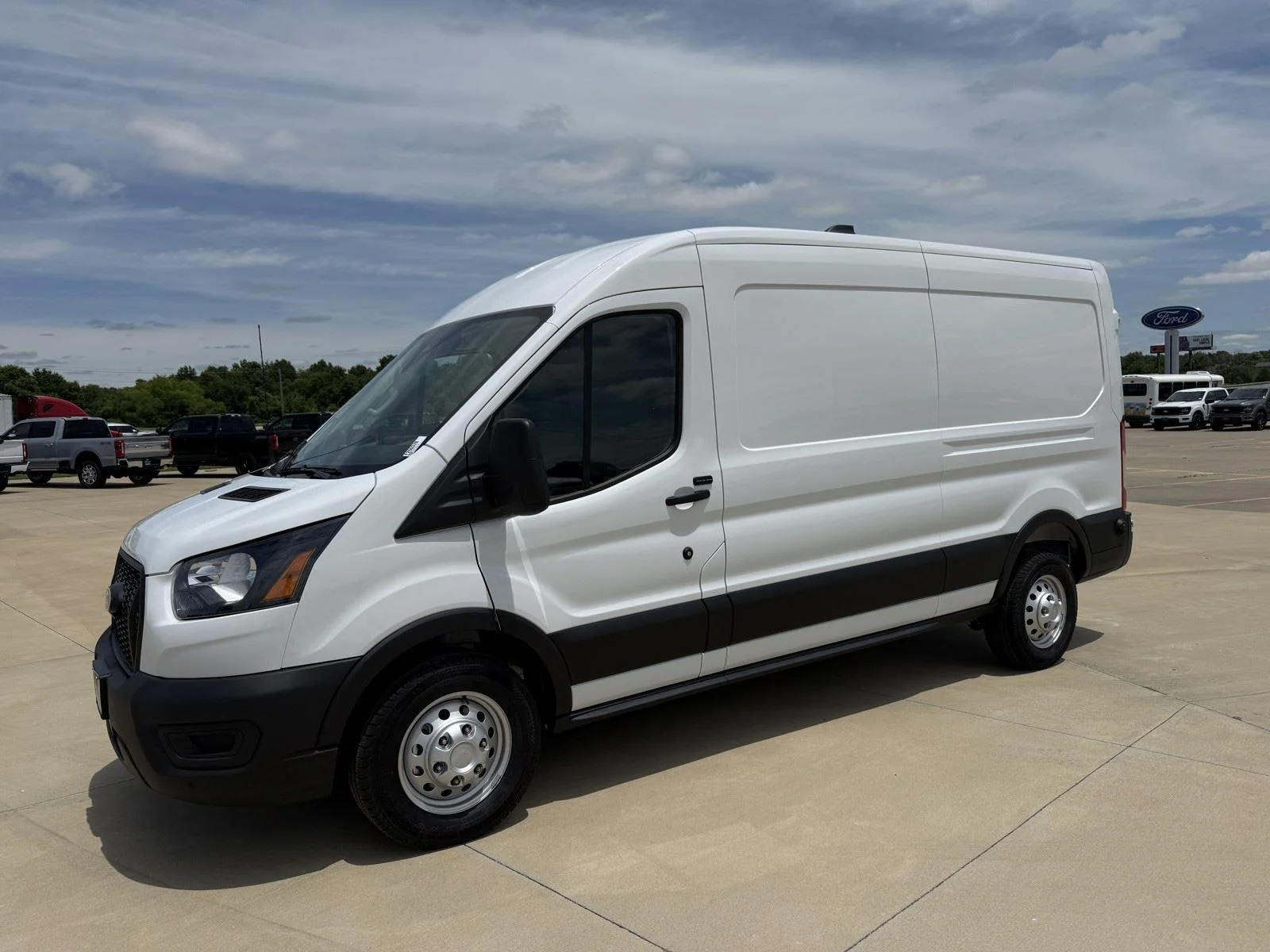 New 2026 Oxford White Ford Cargo Van image 4