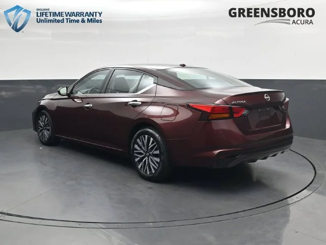 Used 2025 Red Nissan 2.5 SV image 8