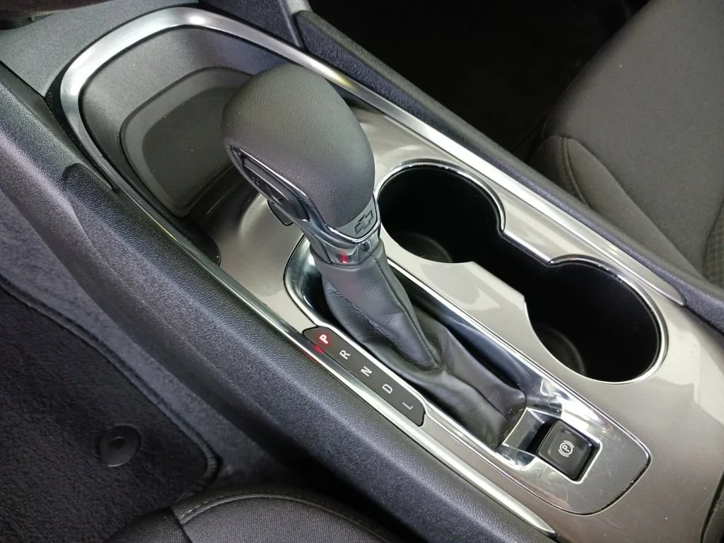 Used 2024 Summit White Chevrolet 1LT image 33