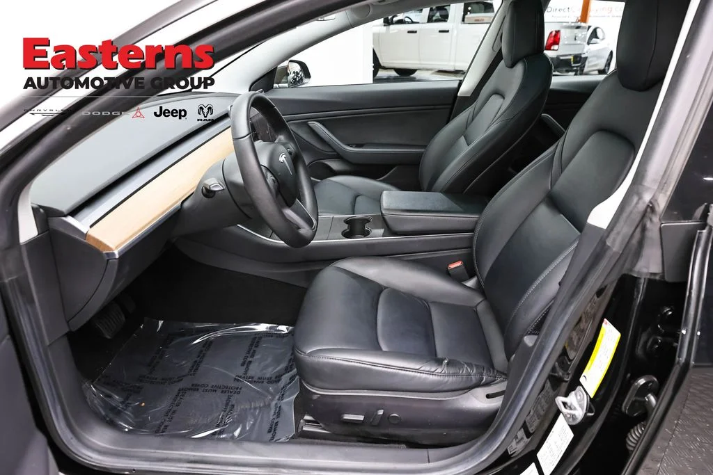 Used 2019 Black Tesla Long Range image 13