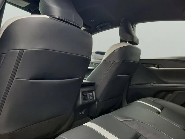 Used 2025 White Toyota LE image 9